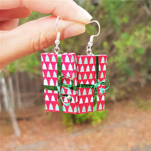 Christmas present earrings - Red